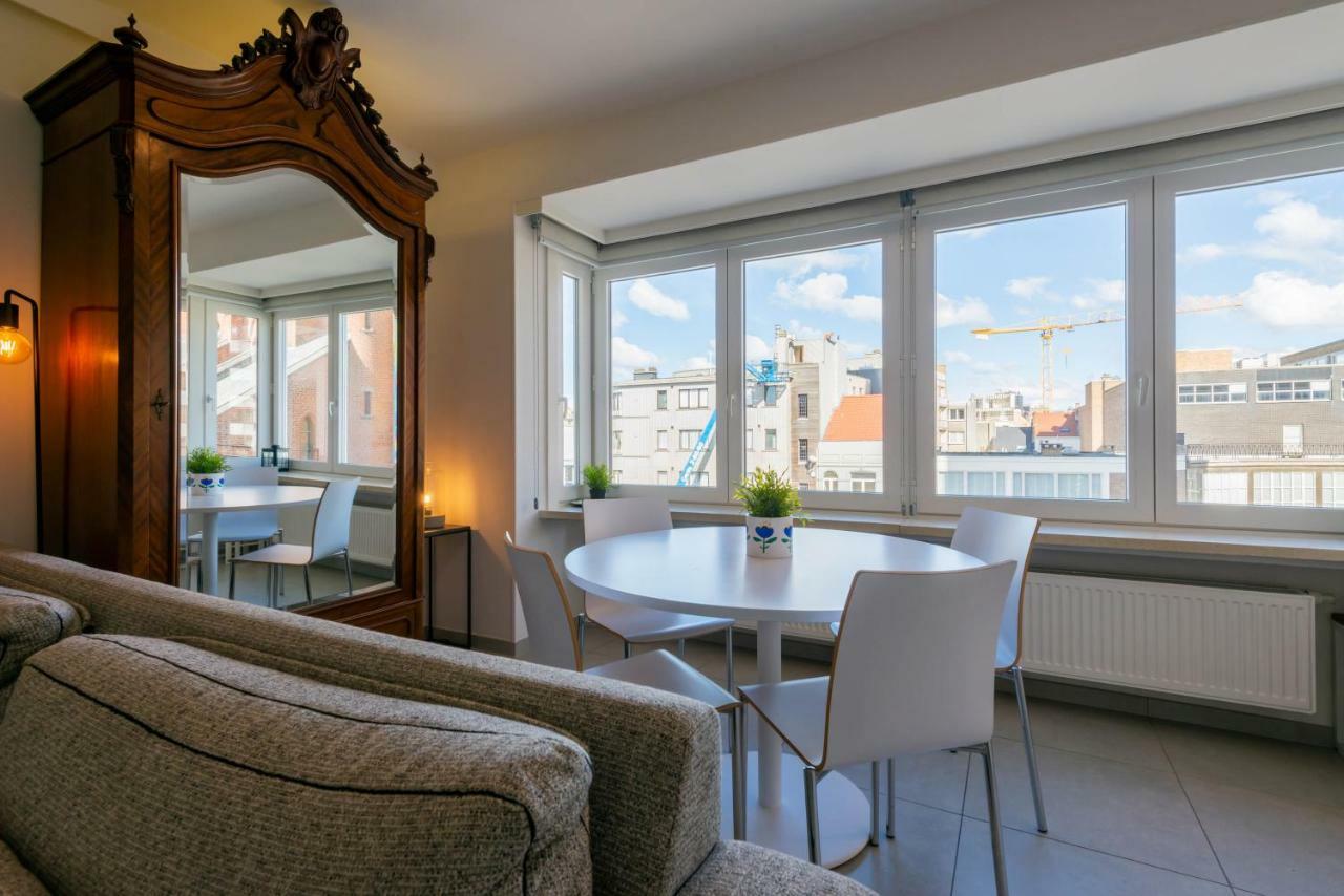Modern Apartment With Free Parking Ostenda Esterno foto