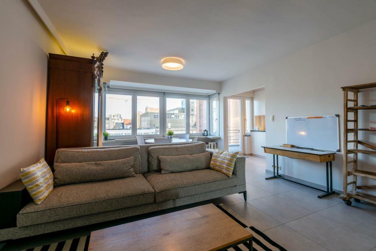 Modern Apartment With Free Parking Ostenda Esterno foto