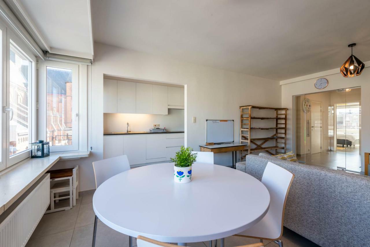 Modern Apartment With Free Parking Ostenda Esterno foto