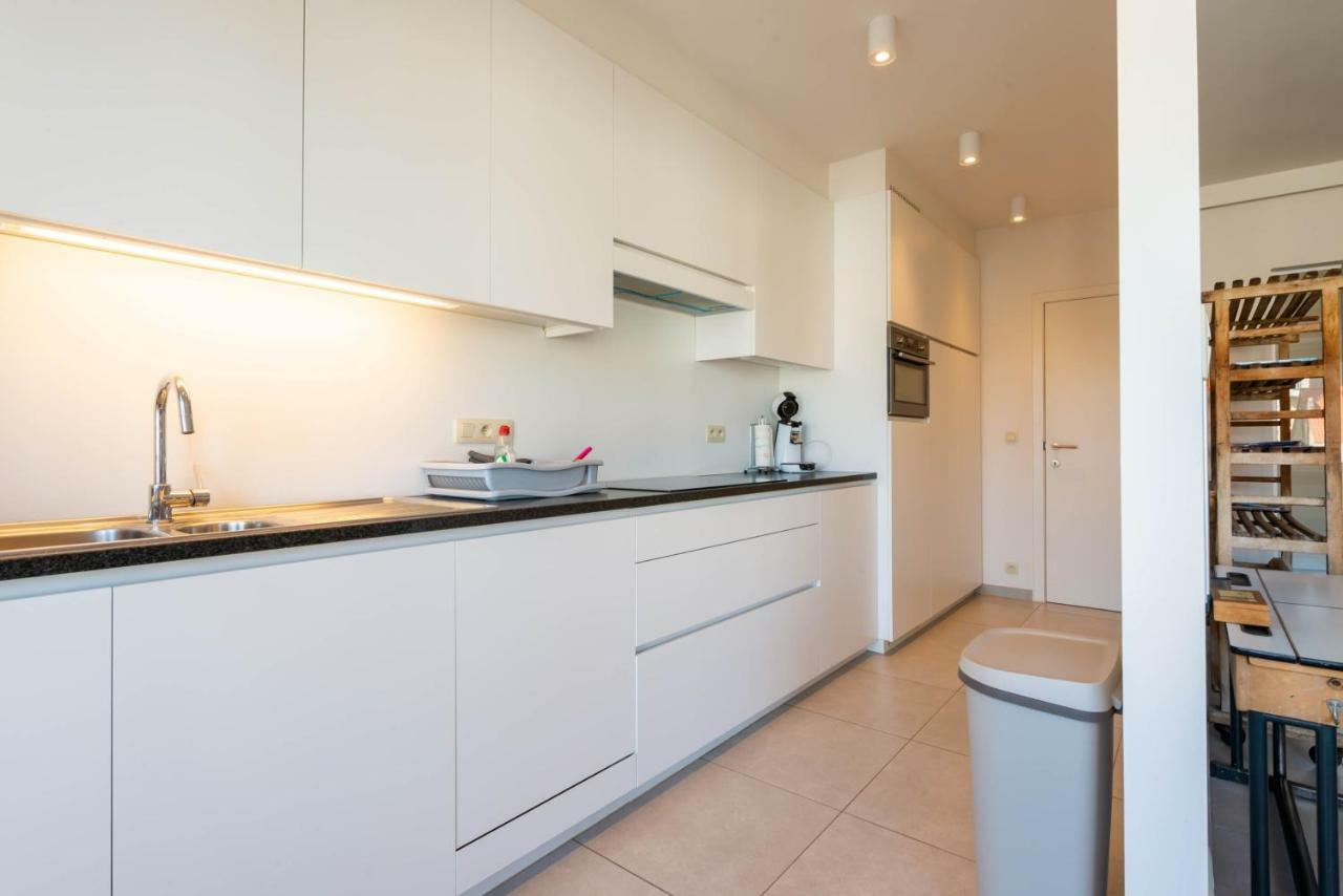 Modern Apartment With Free Parking Ostenda Esterno foto