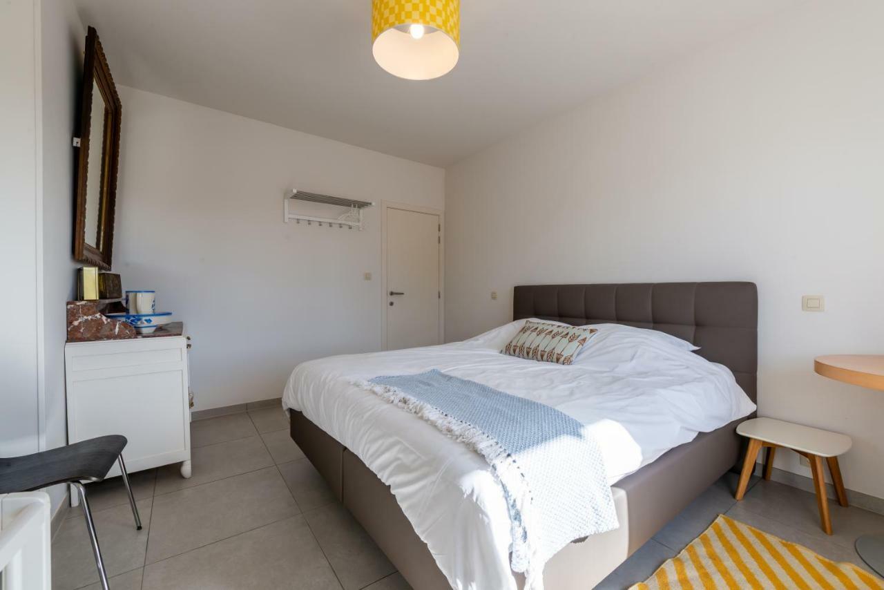 Modern Apartment With Free Parking Ostenda Esterno foto